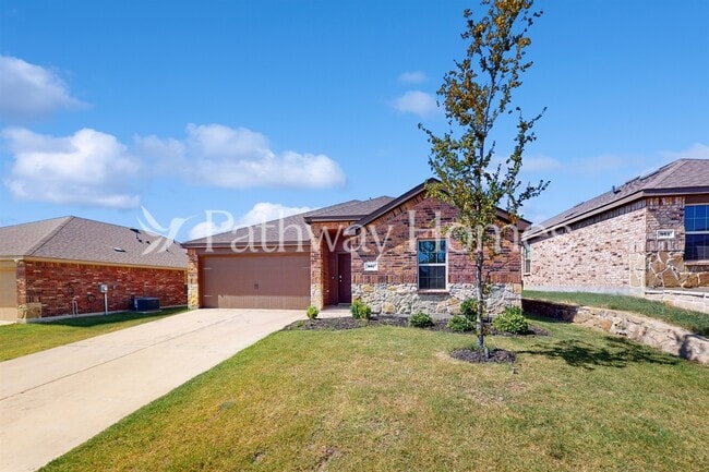 Building Photo - 957 English Dr