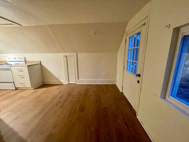 Foto del edificio - 1205 N Greensboro Street