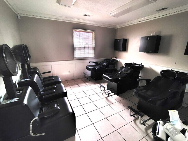 Foto del edificio - 5772 Rayben Cir