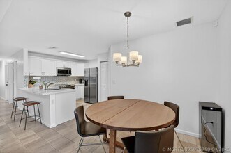 Building Photo - 3387 Commodore Ct