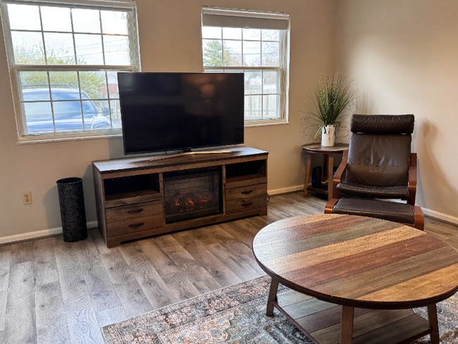 Foto del edificio - 91 Dickey Ave