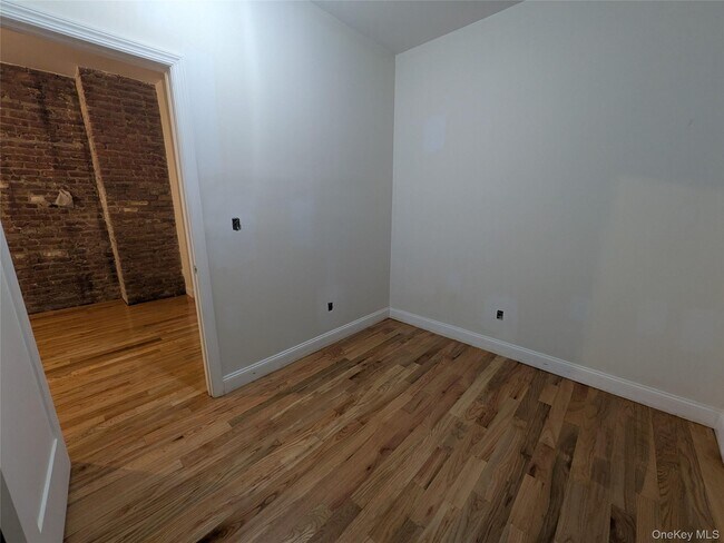 Foto del edificio - 104-44 42nd Ave