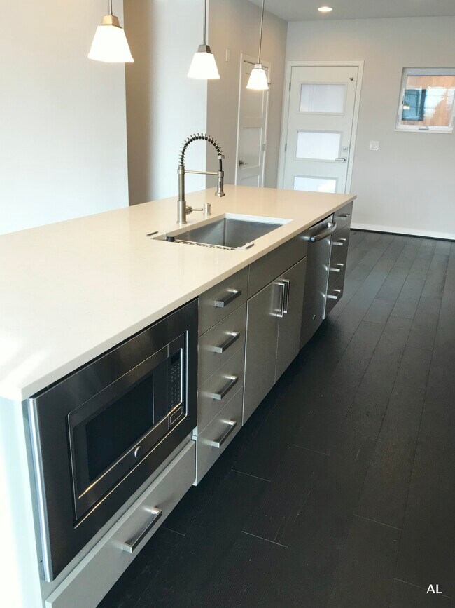 Foto del edificio - 3300 NE 65th St