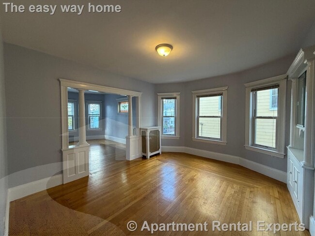 Building Photo - 127 Walnut St