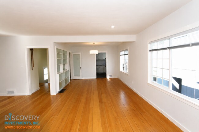 Foto del edificio - Beacon St. 573-575 (For Approvals, Email ALL Owners)