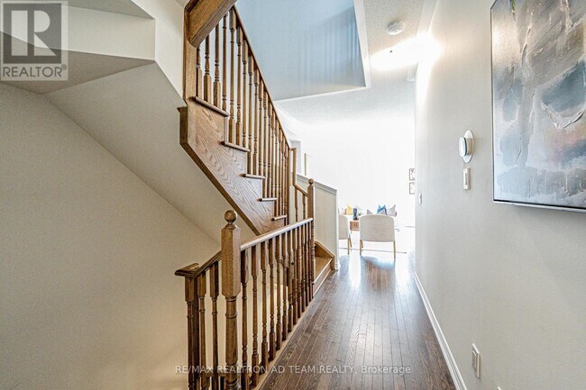 Photo du bâtiment - 1120 Thompson Dr