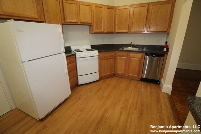Building Photo - 1589 Beacon St