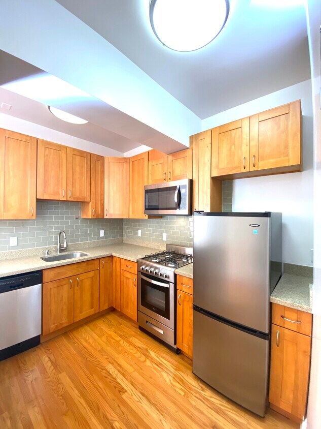 Primary Photo - 887 Bush St