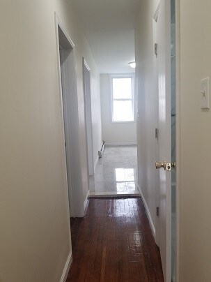 Building Photo - 579 West Side Ave