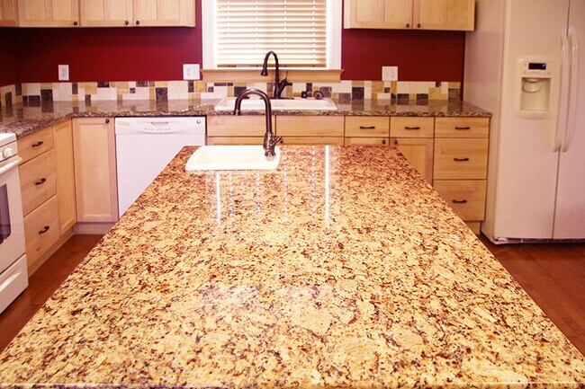 Building Photo - 11912-11911 11th Pl SW