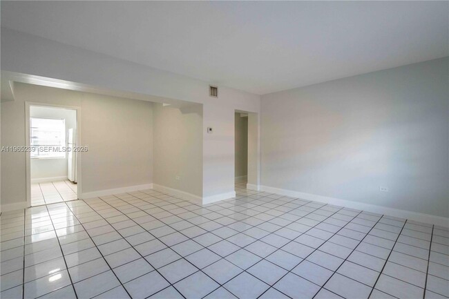 Foto del edificio - 439 NE 82nd St