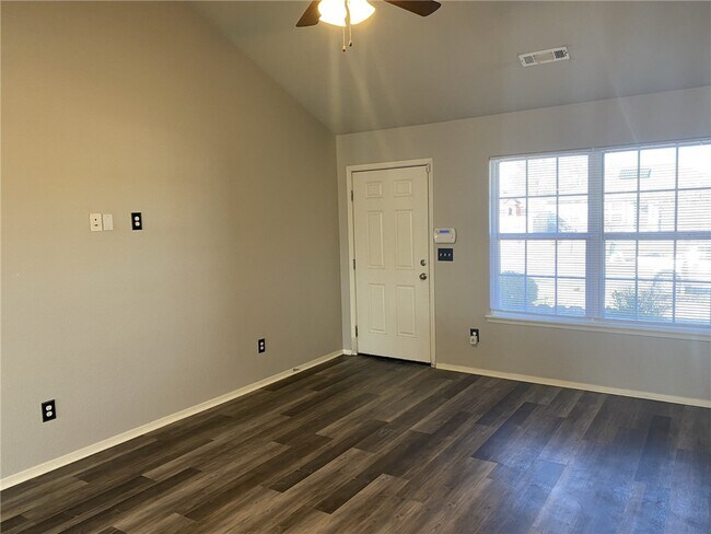 Building Photo - 1426 Apollo Dr