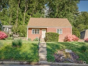 Building Photo - 9011 Lindale Dr