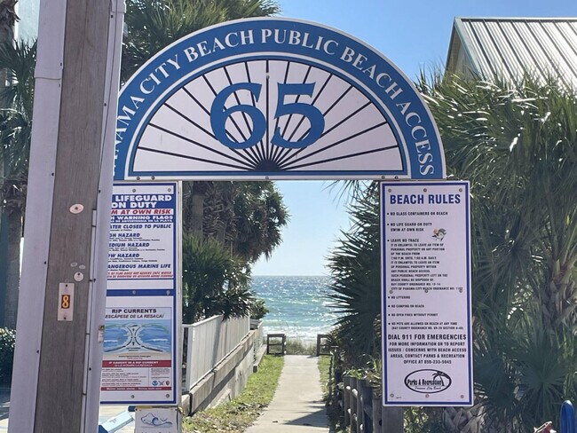 Foto del edificio - 114 Seabreeze Cir