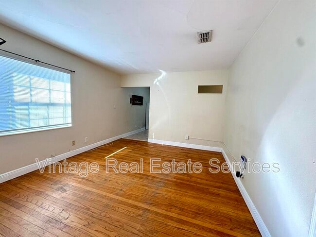 Building Photo - 2168 8th Ave N