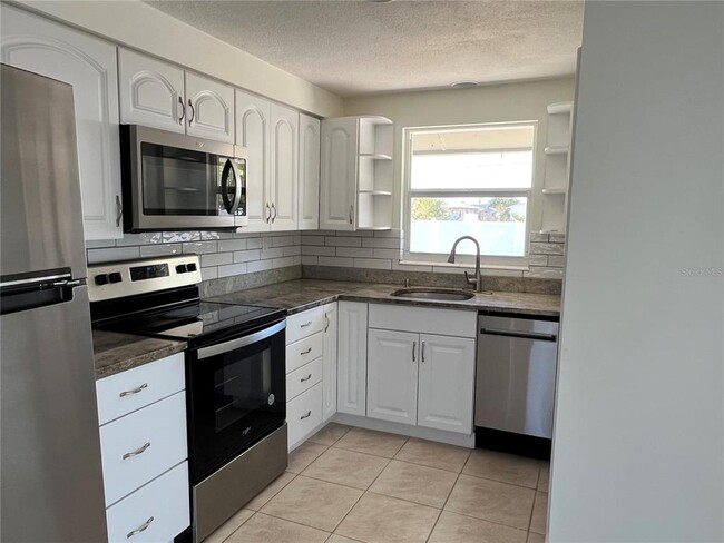 Foto del edificio - 449 Skylark Ln NW