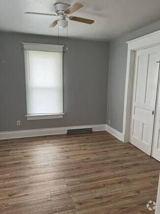 Building Photo - 728 18th Ave