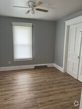 Building Photo - 728 18th Ave