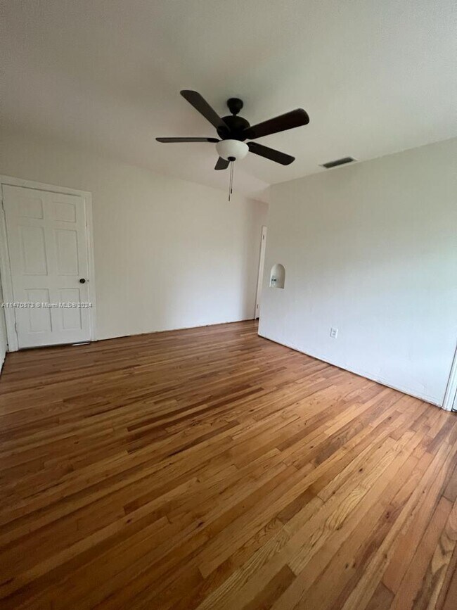 Foto del edificio - 1421 SW 37th Ave