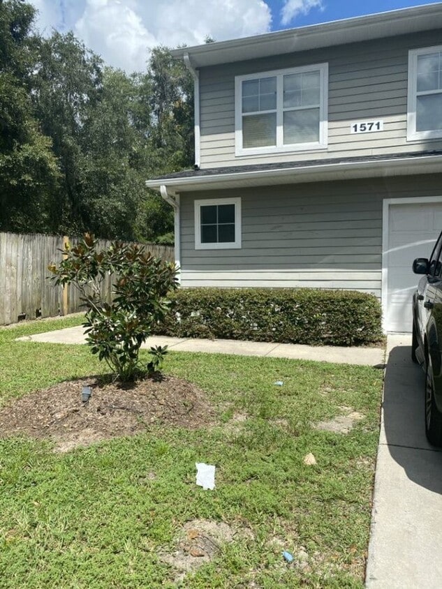 Primary Photo - 1571 NW 29 Rd