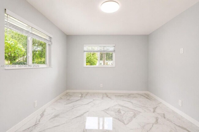 Foto del edificio - 2611 SW 13th Ave