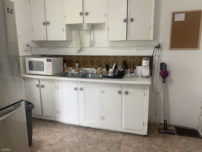 Foto del edificio - 4 br, 2 bath House - 1108 Michigan Ave Spa...