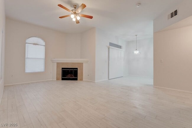 Foto del edificio - 700 Carnegie St