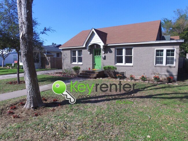 Foto del edificio - 2Bed/1Bath w/office in Central Mcallen ( Laurel and 10th )