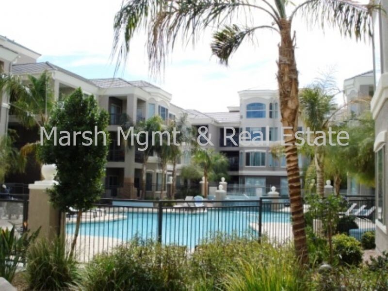 Building Photo - Gorgeous town-home on Tempe Town Lake!