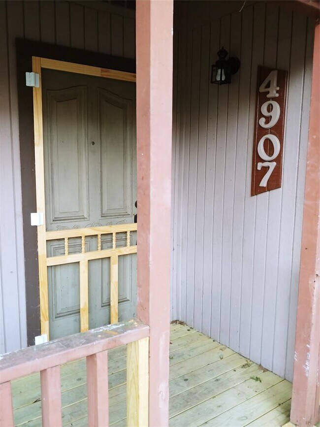 Foto del edificio - 4907 Misty Slope Ln