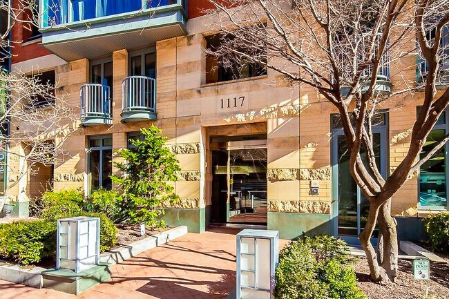 Foto del edificio - 1117 10th St NW