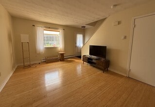 Building Photo - 2069 Mary Ellen Ln