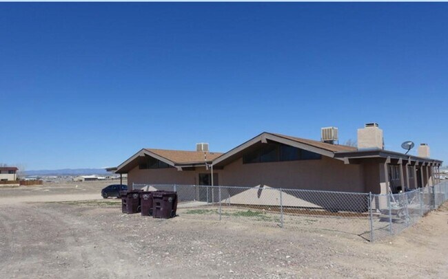 Building Photo - 2BD Condo in Pueblo West!