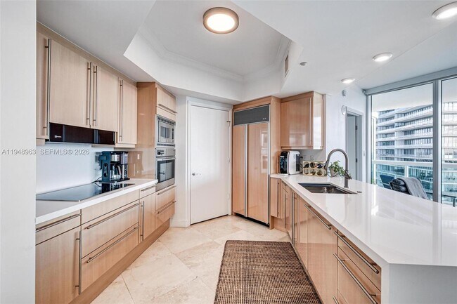 Foto del edificio - 1000 South Pointe Dr