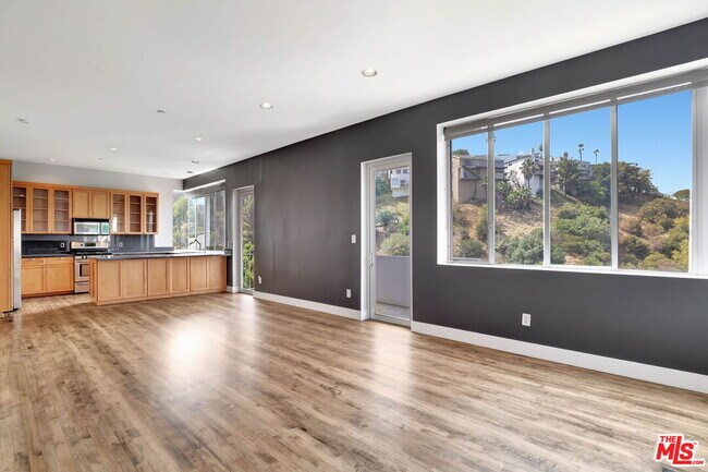 Foto del edificio - 6396 Weidlake Dr