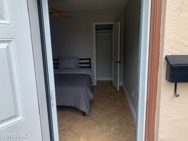 Foto del edificio - Studio, 1 bath House - 2021 SW 38th Ave # A