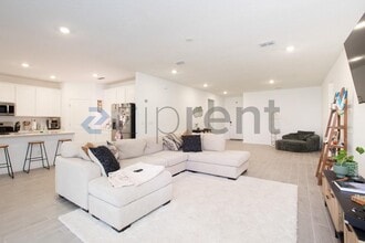 Building Photo - 1688 Lachlan Cir