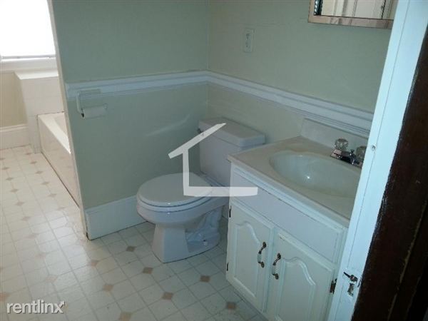 Building Photo - 575 Cambridge St