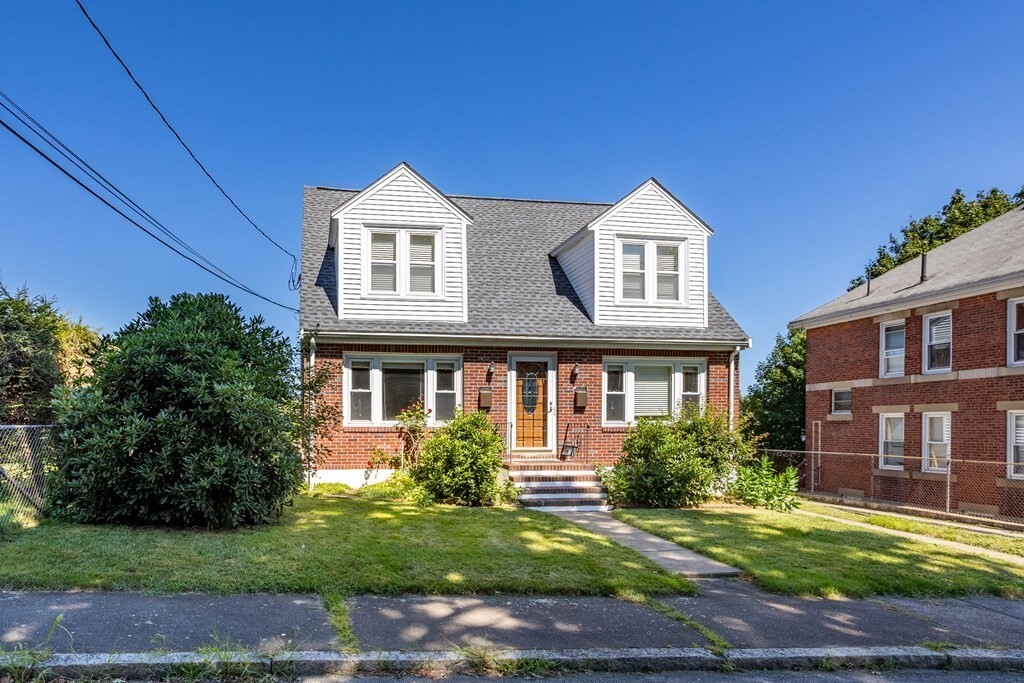 Primary Photo - 17 Benson Ave