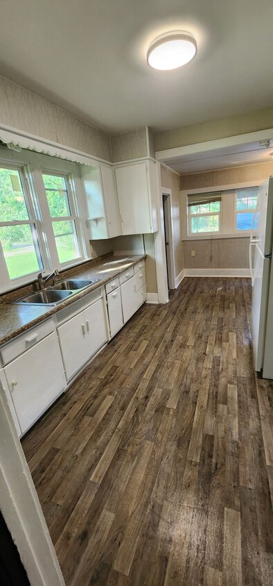 Primary Photo - 3 Bedrooms, 1 Bath Home in Elkhart IN