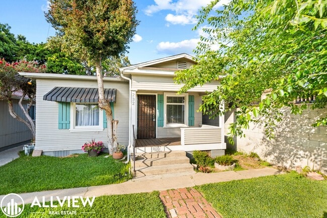 Building Photo - Inviting 2 Bed, 1 Bath Home Available Now ...