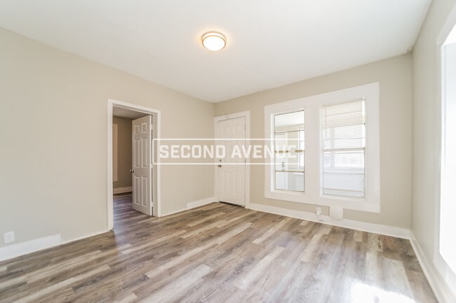Building Photo - 1546 Van Buren ST