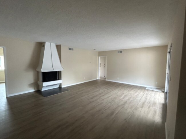 Foto del edificio - 904 W Huntington Dr