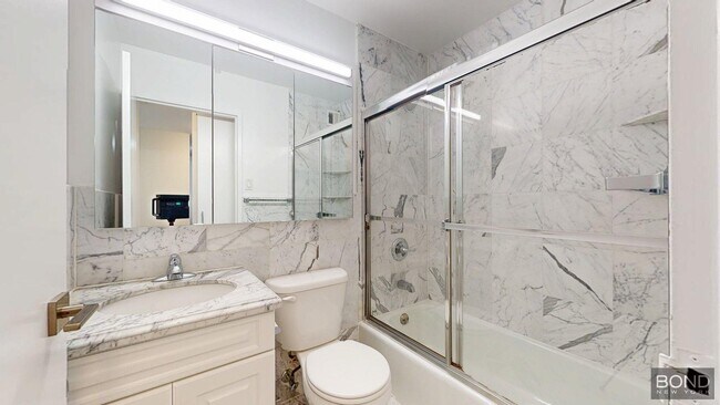 Foto del edificio - 400 E 71st St