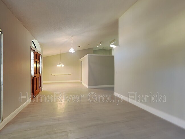 Building Photo - 12720 Forestedge Cir