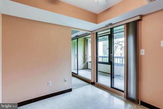 Foto del edificio - 5717 Harpers Farm Rd