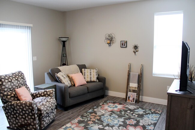 Building Photo - 715 Legacy Dr