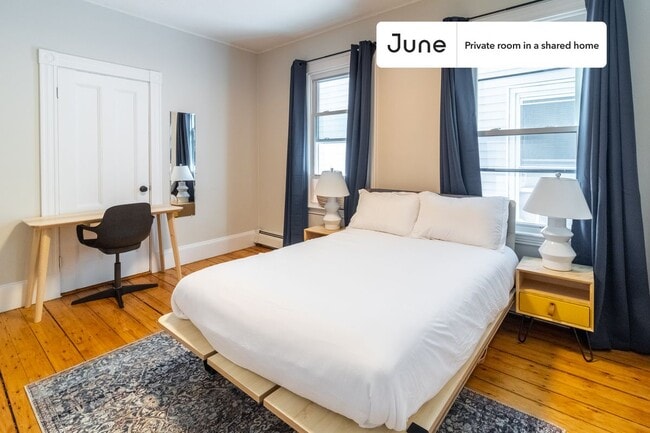 Building Photo - Room in Shared 4 bed/1 bath home in Roxbury