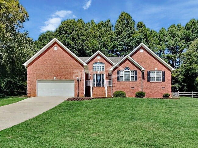 Building Photo - 122 Tanager Ln