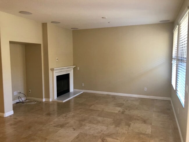 Foto del edificio - Wow, A Woodbury 3 BD, 2.5 BA Townhome